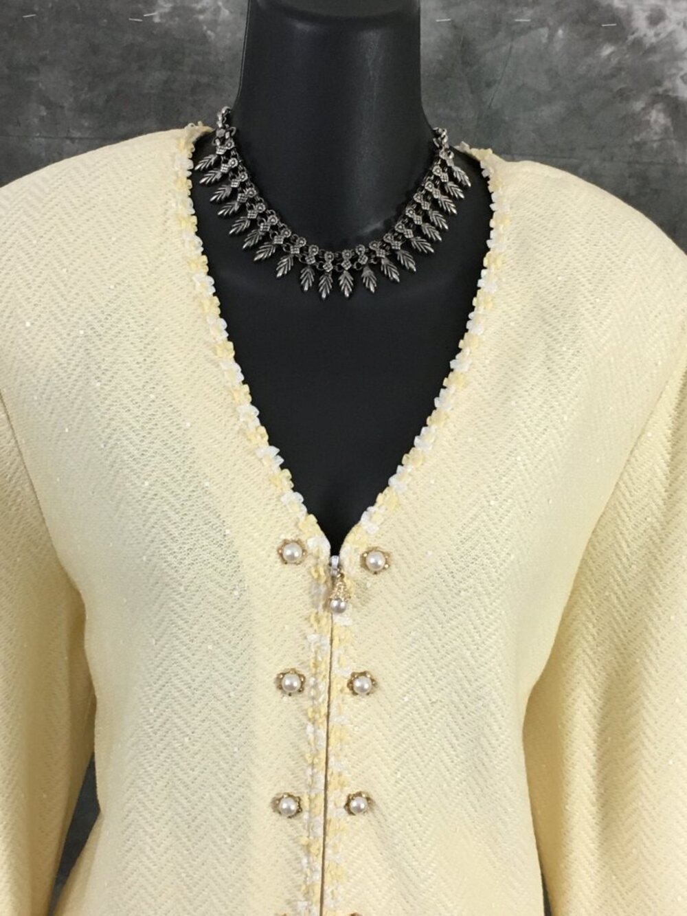 BEAUTIFUL St John couture yellow multi pearl paillettes skirt suit size 12 - Picture 5 of 10